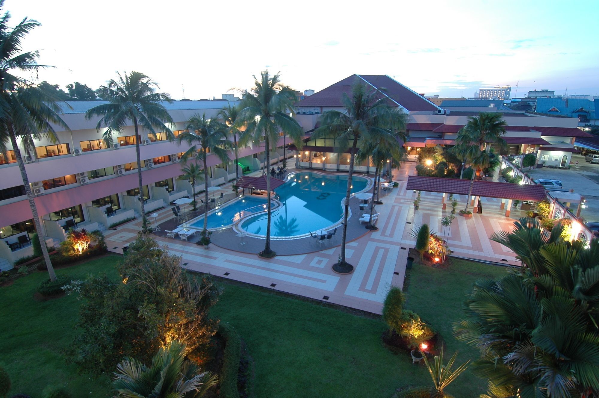 فندق بونتِياناكفي  فندق كاباوس بالاس المظهر الخارجي الصورة